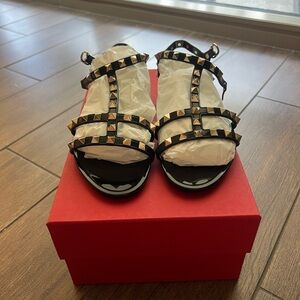 Valentino Garavani Rockstud Flat Rubber Sandal